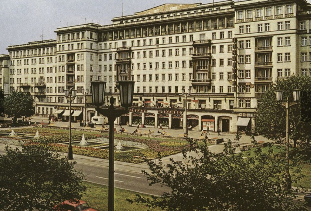 G-Nord: Gaststätte »Frankfurter Tor« (ca. 1956) resp. Restaurant »Bukarest« (ca. 1980).